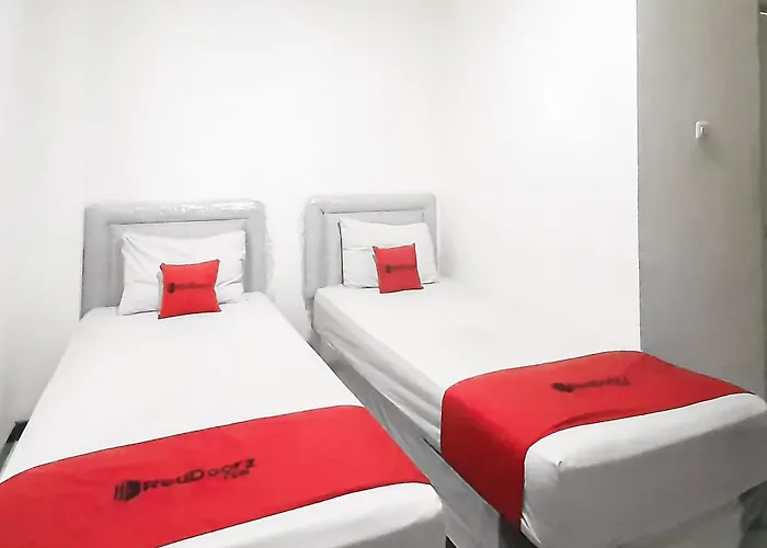 Reddoorz Syariah Near Transmart Mall Palembang