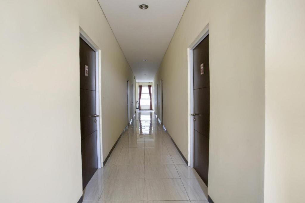 Hotel Reddoorz Syariah Near Transmart Mall Palembang