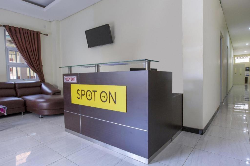 Reddoorz Syariah Near Transmart Mall Palembang