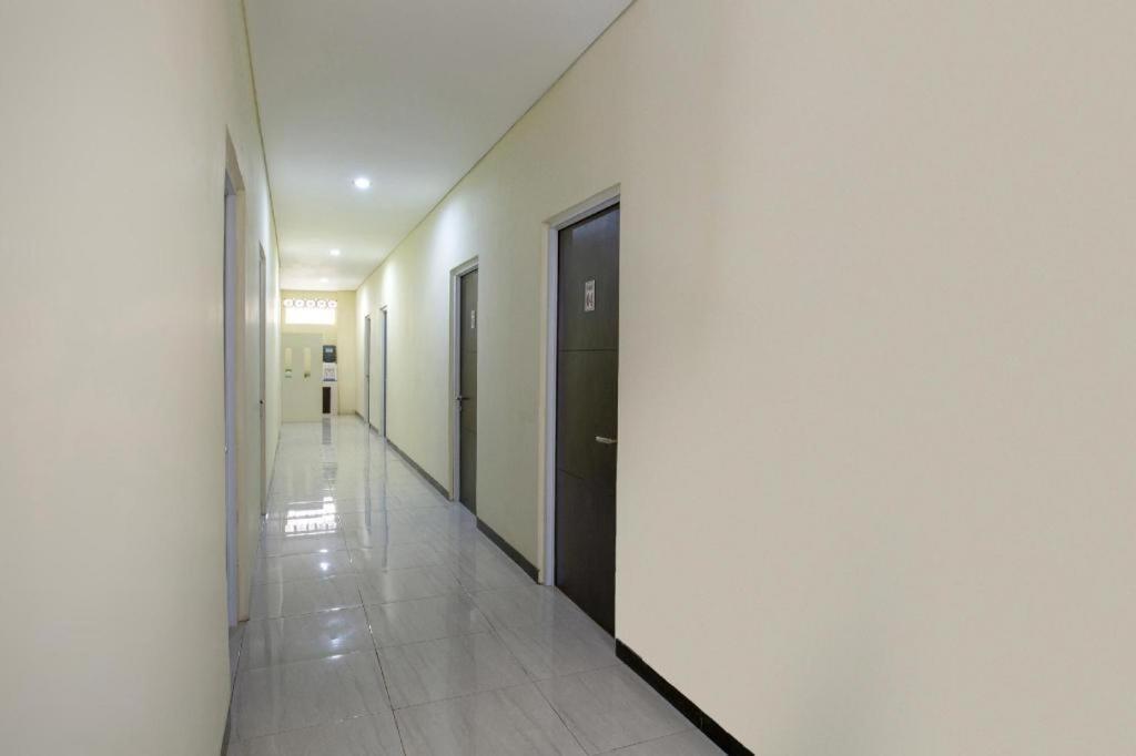 Reddoorz Syariah Near Transmart Mall