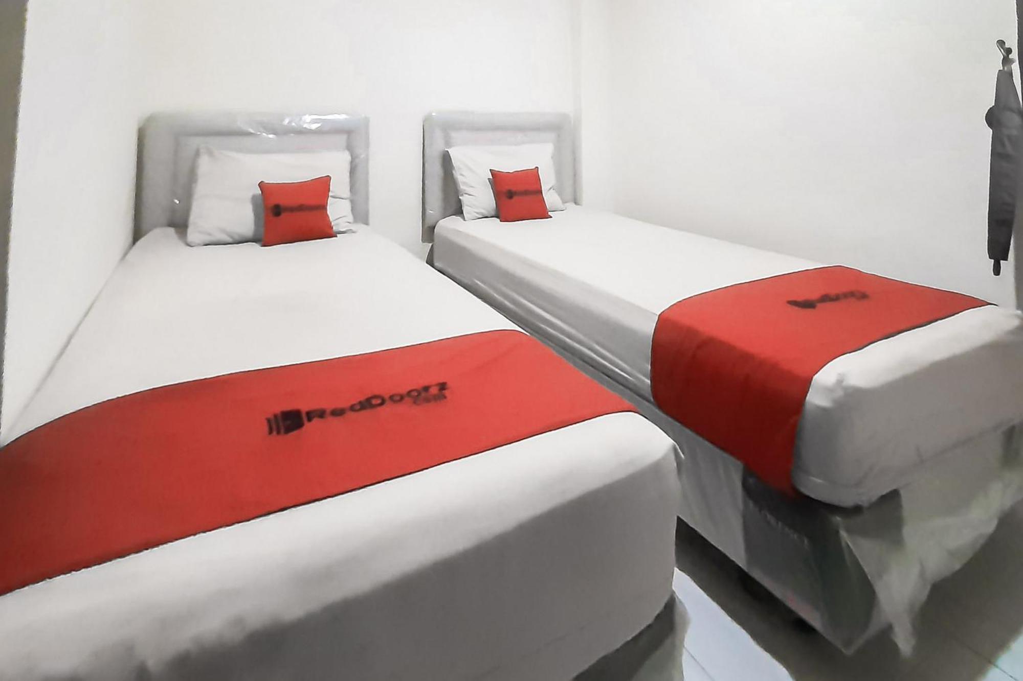 Hotel Reddoorz Syariah Near Transmart Mall Palembang