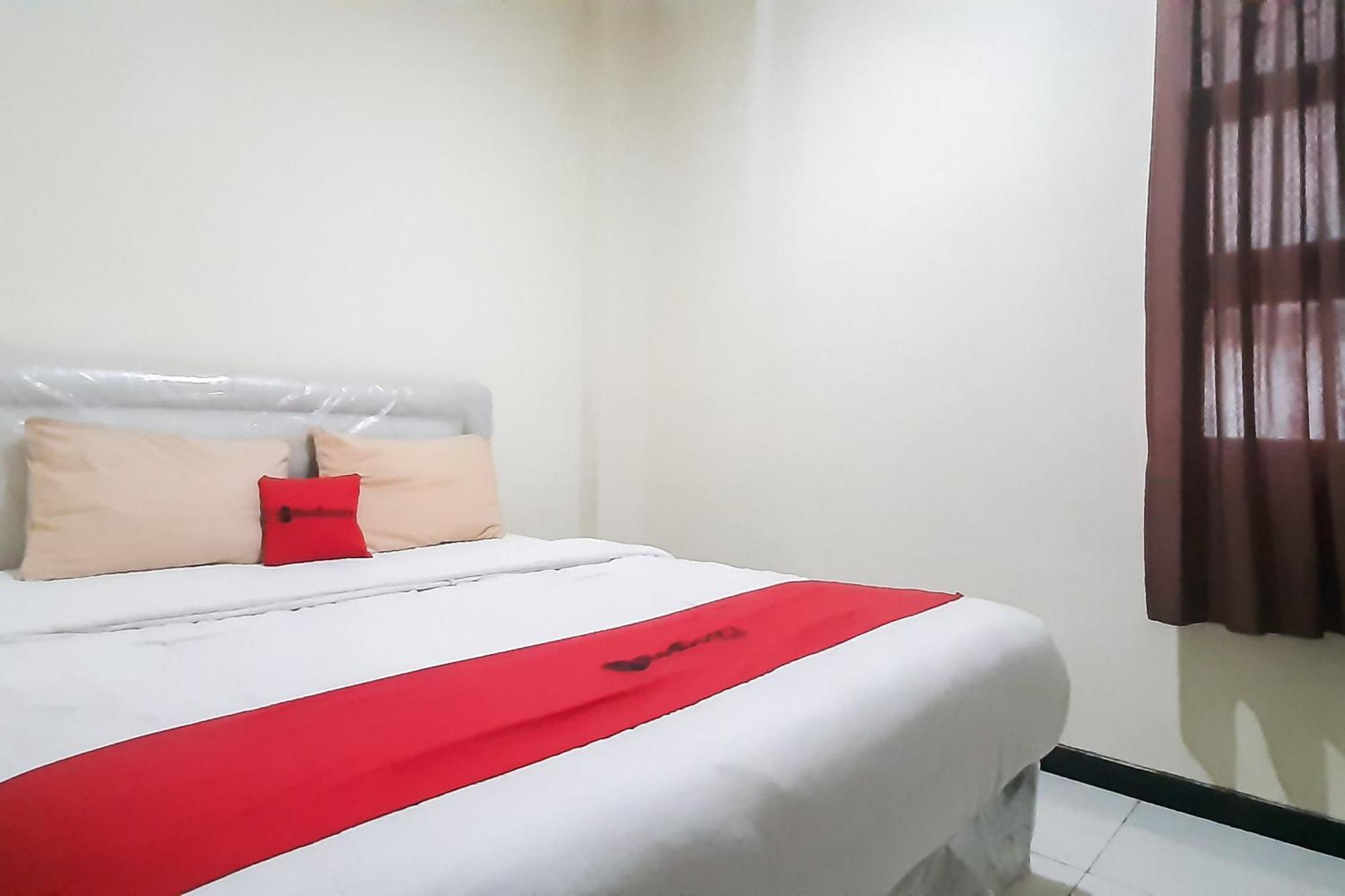 Reddoorz Syariah Near Transmart Mall Hotel